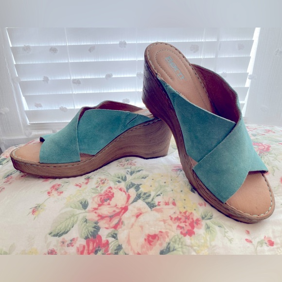 Born Shoes - Born Nora cross front slide